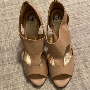 Sofft Nude heel (size 8.5)